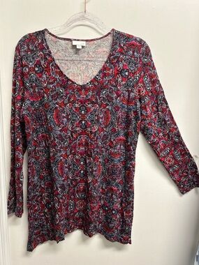 Women’s Red Patterned V-Neck Top